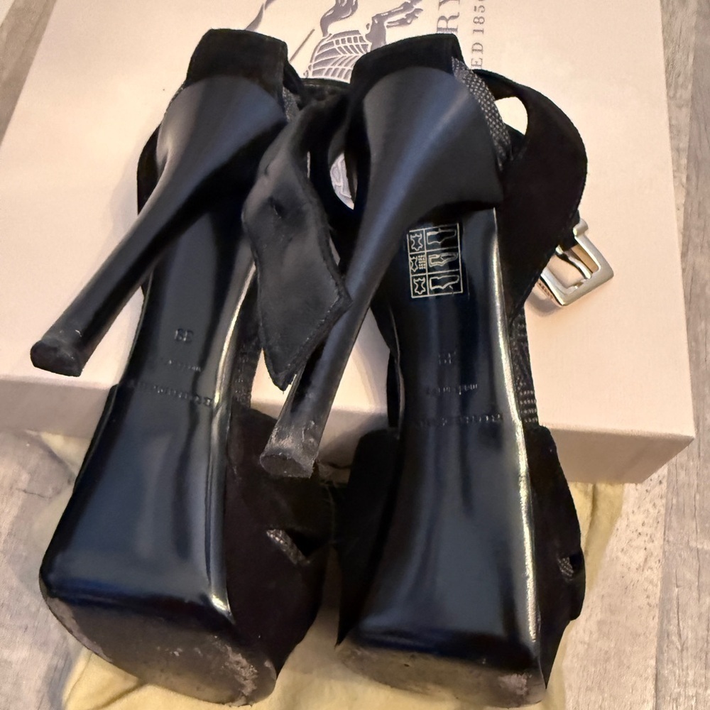 Burberry Elegant Black Platform Sandals - Picture 7 of 10